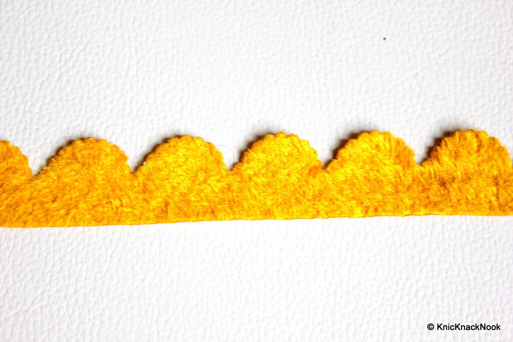 Wholesale Soft Yellow Scallop Lace Trim, Approx. 20mm