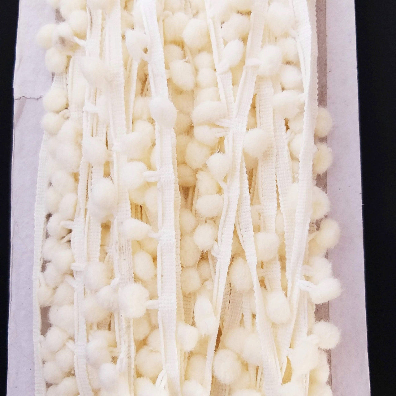 Off White Pom Pom Fringe Trim, Pompom Trimming, Tassels