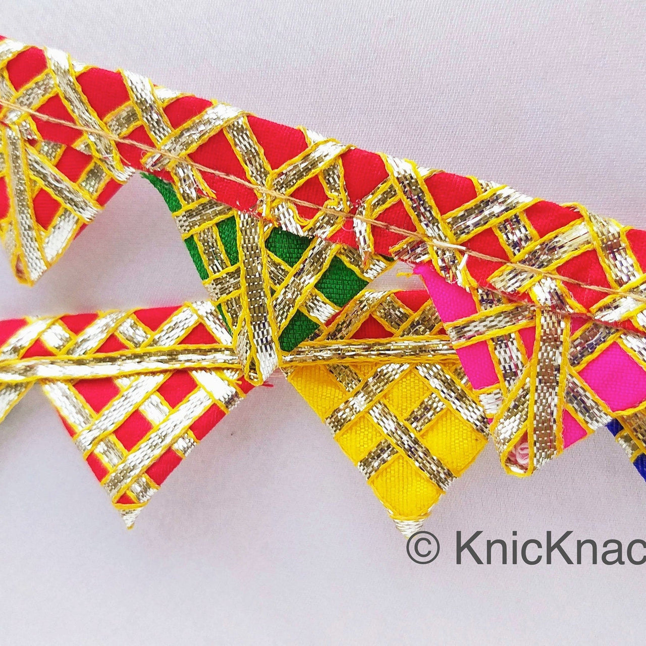 Red Fringe Bunting Trim in Red, Green, Yellow