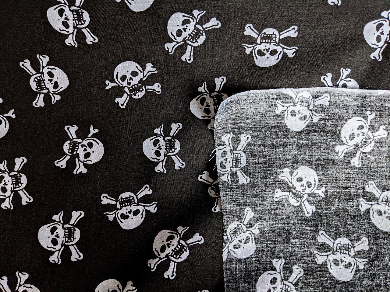Black Pirate Skull And Crossbones Polycotton Halloween Fabric, Sewing Fabric, 43Inches Wide