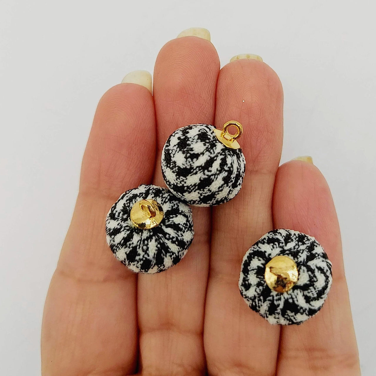Black and White Checkered Cotton Small Fabric Balls Tassel, Button with Ring Cap, Decorative Tassels