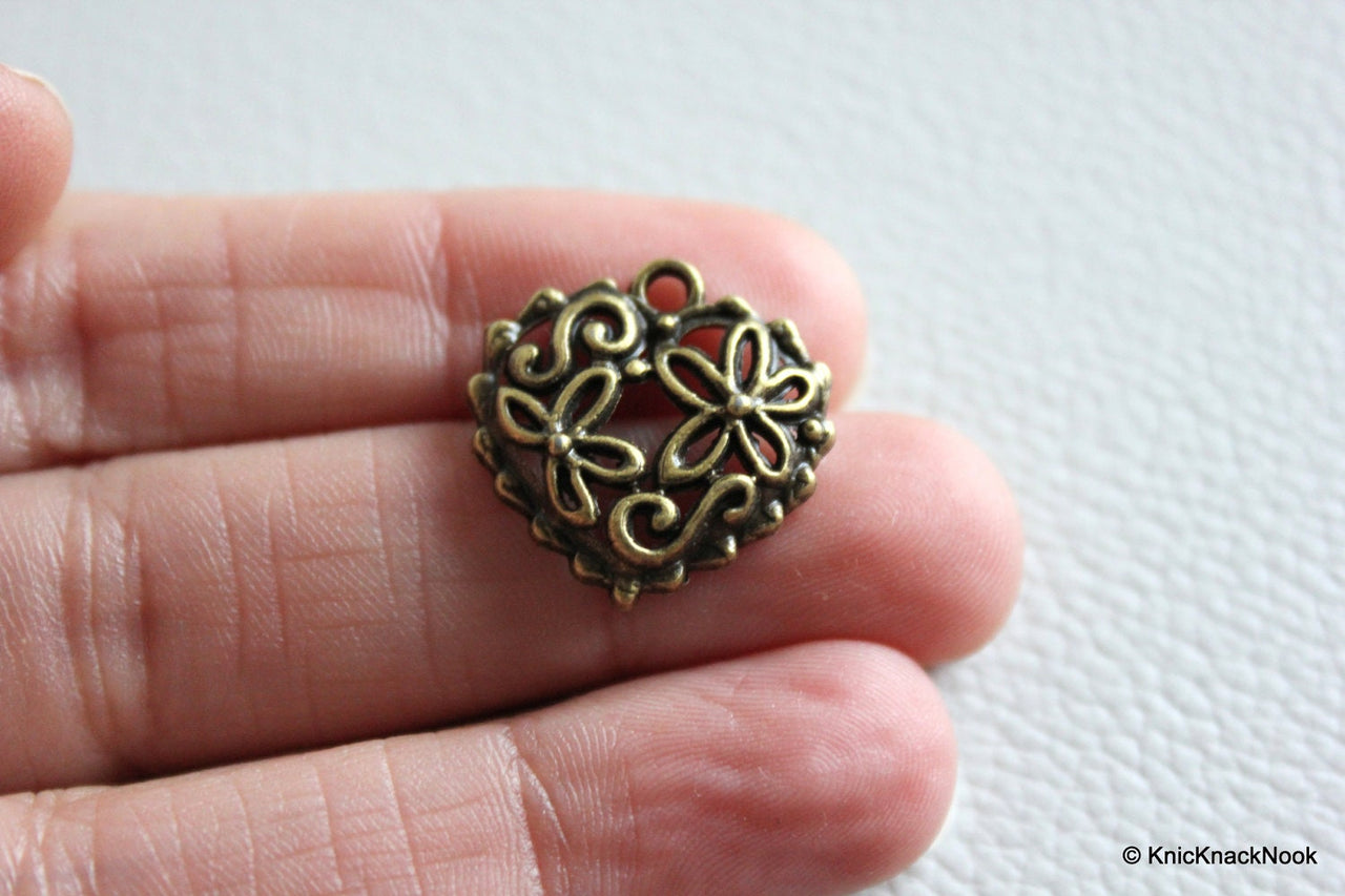 5 x Zinc Alloy Bronze Heart pendants