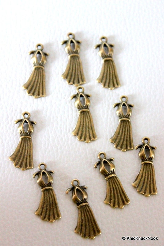 10 x Zinc Alloy Bronze Tone Dress Charm / Pendants 22mmx10mm