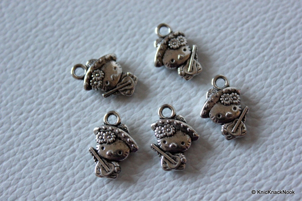 5 x Zinc Alloy Cat / Kitty Charms / Pendants 15mmx11mm