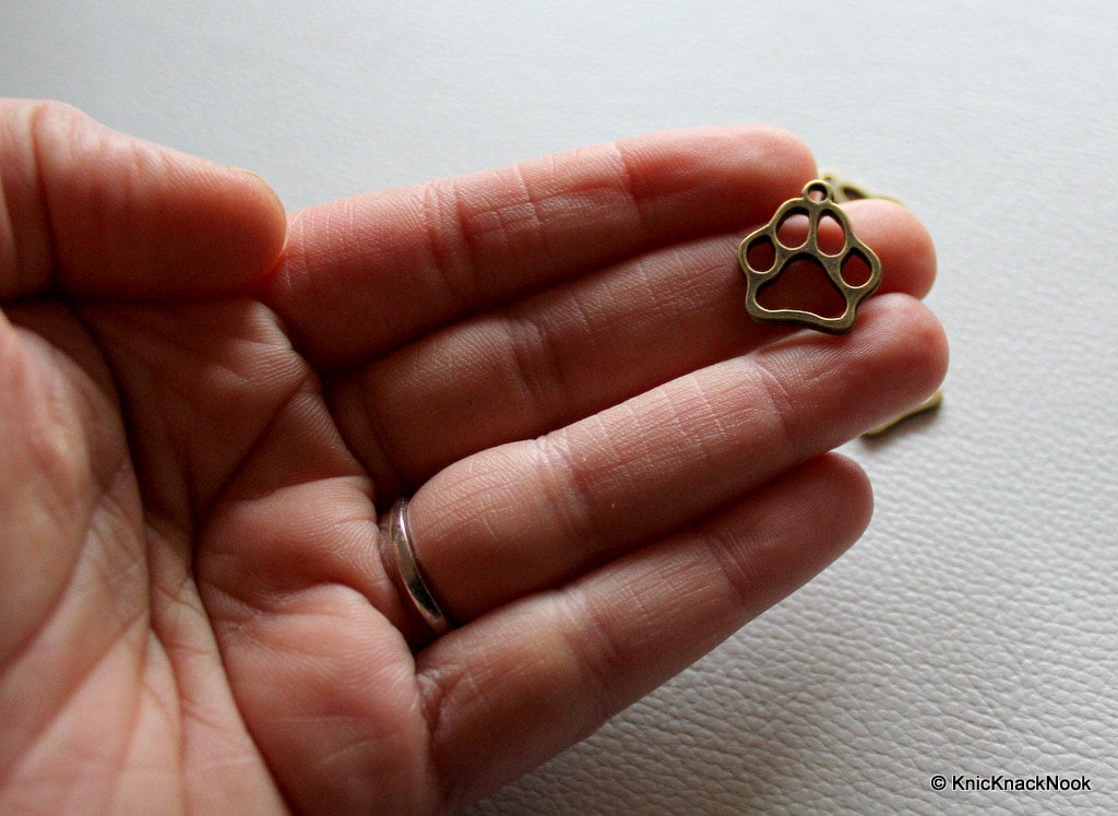 5 x Dog Paws Bronze tone Charms / Pendants 17mmx17mm