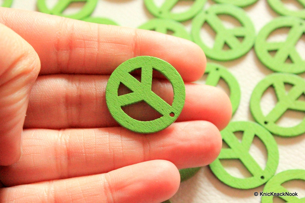 10 x Green Peace Wood Beads 24mm