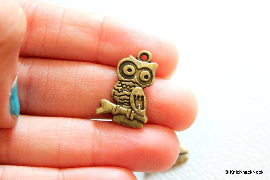5 x Zinc Alloy Bronze Tone Owl Charm Pendants 15mm x 22mm