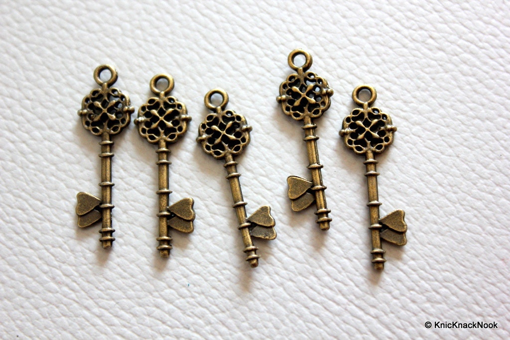 5 x Zinc Alloy Bronze Tone Key Pendants / Charms