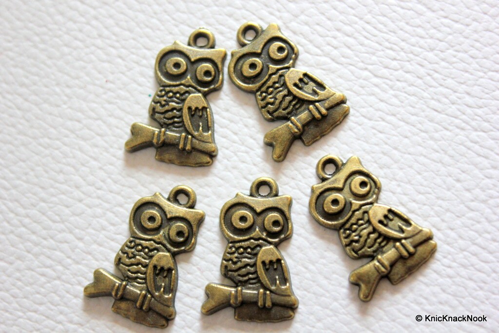 5 x Zinc Alloy Bronze Tone Owl Charm Pendants 15mm x 22mm