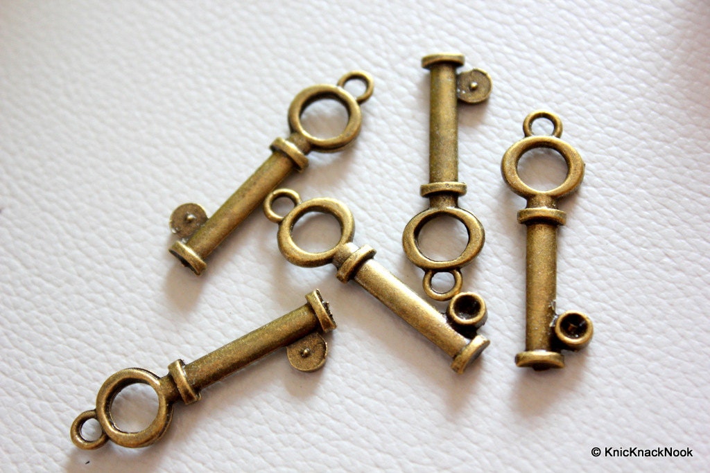 5 x Zinc Alloy Bronze Tone Key Pendants / Charms