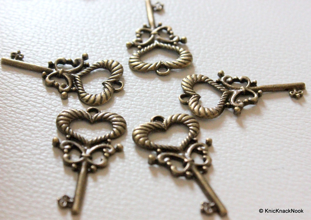 5 x Zinc Alloy Bronze Tone Key Pendants / Charms