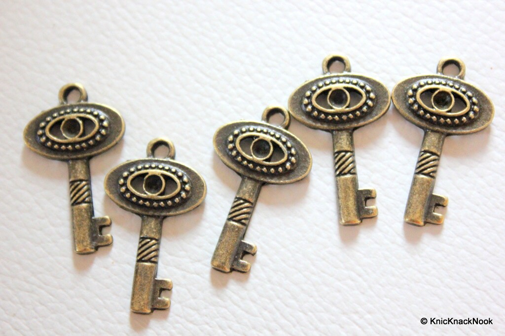 5 x Zinc Alloy Bronze Tone Key Pendants / Charms