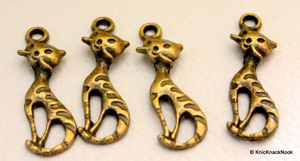 5 x Zinc Alloy Bronze Tone Cat Charms Pendants 25mm x 7mm
