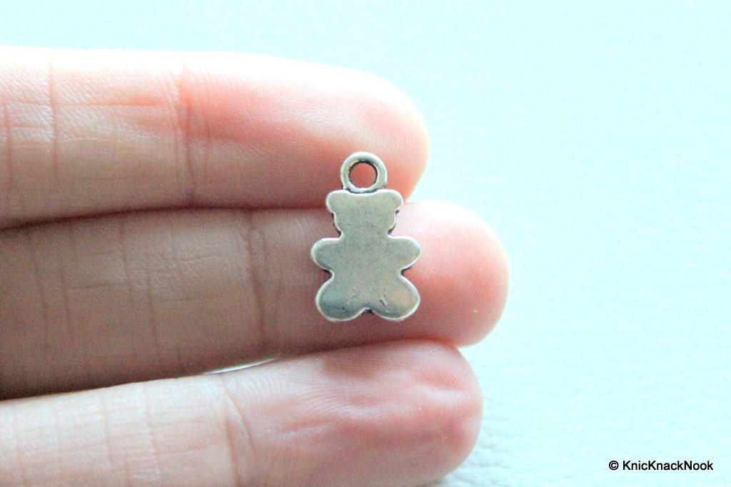 6 x Silver Tone Bear Charm Pendants 16mmx10mm