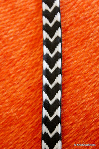 Thumbnail for Black And White Cotton Heart Trim One Yard Lace, Approx. 18mm Wide