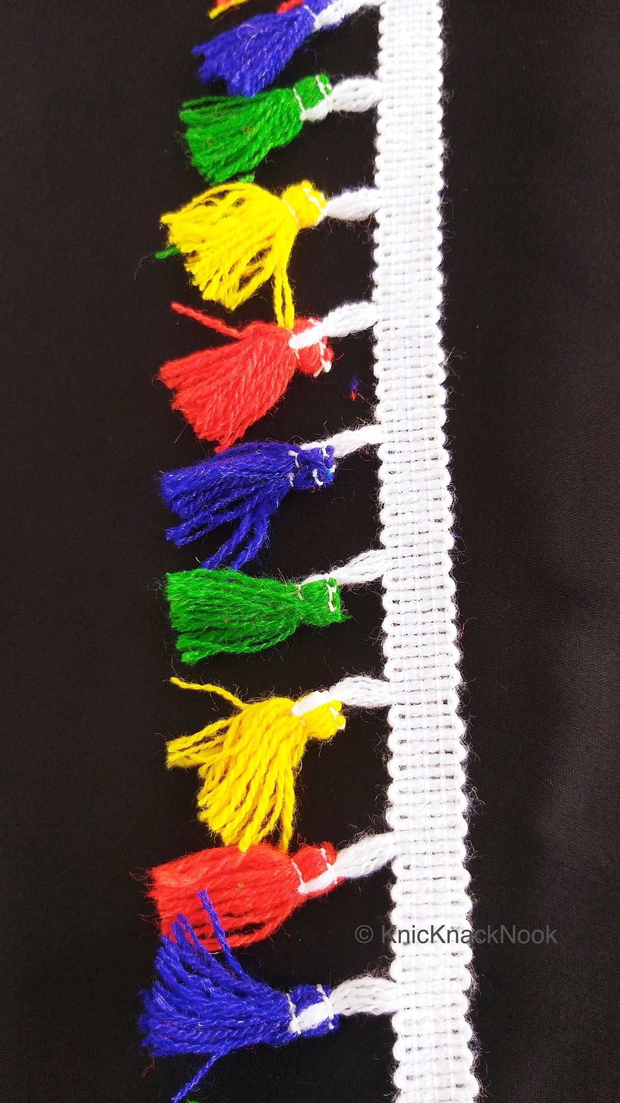 Multicoloured Tassels, White Threads Fringe Trim
