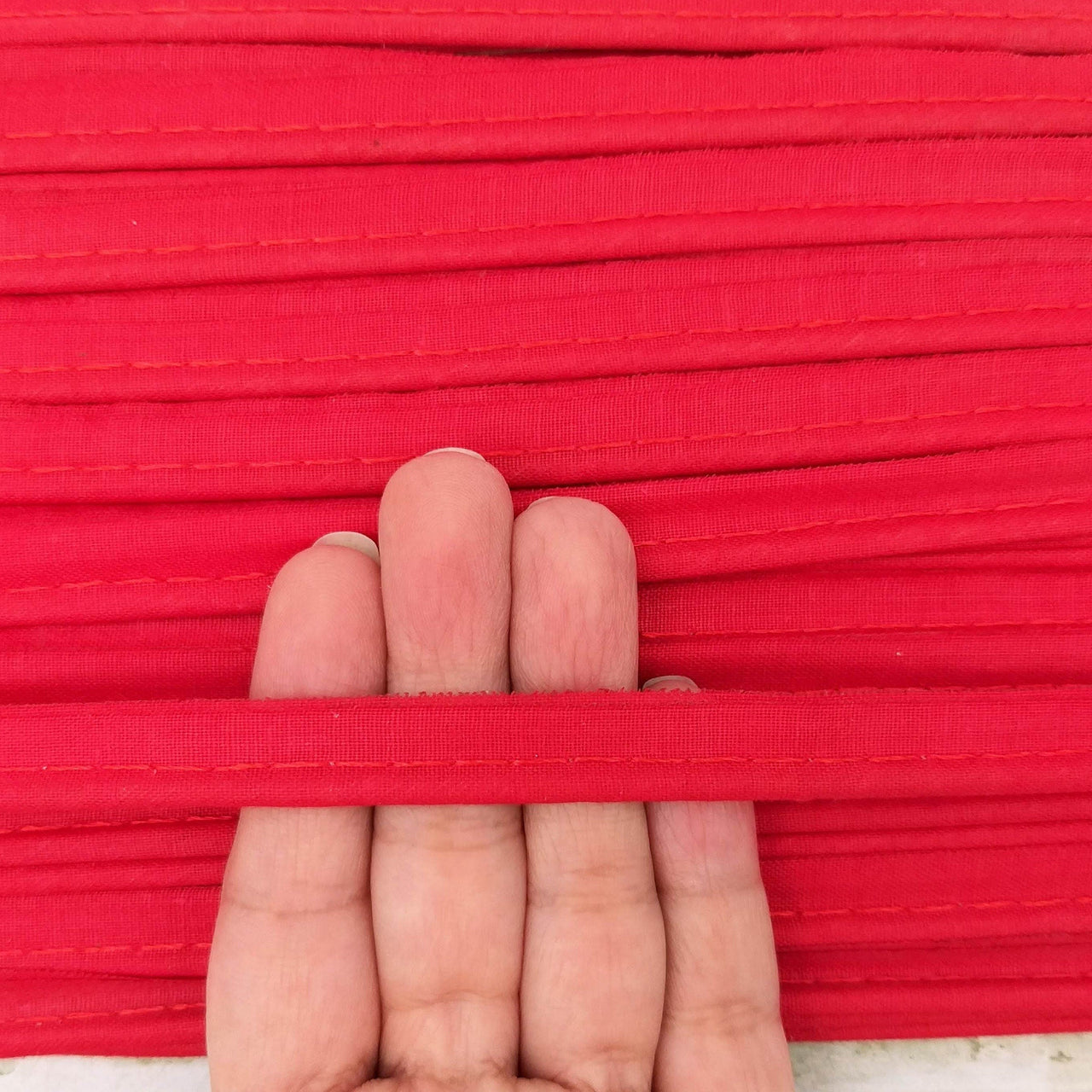 3 Yards, 5mm Flanged Insertion Piping on 10mm Band, Red Fabric Trim