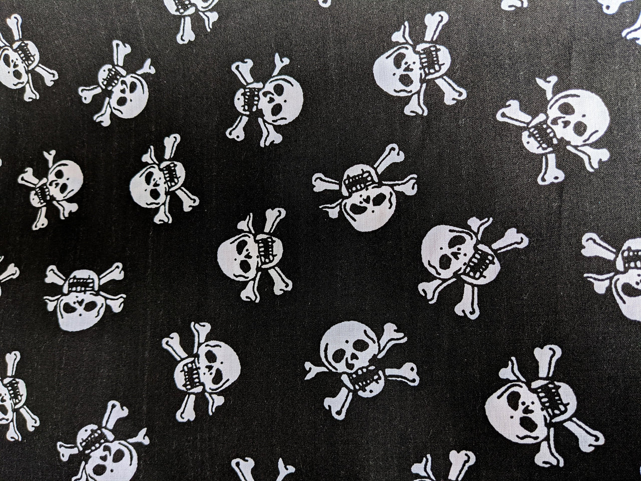 Black Pirate Skull And Crossbones Polycotton Halloween Fabric, Sewing Fabric, 43Inches Wide
