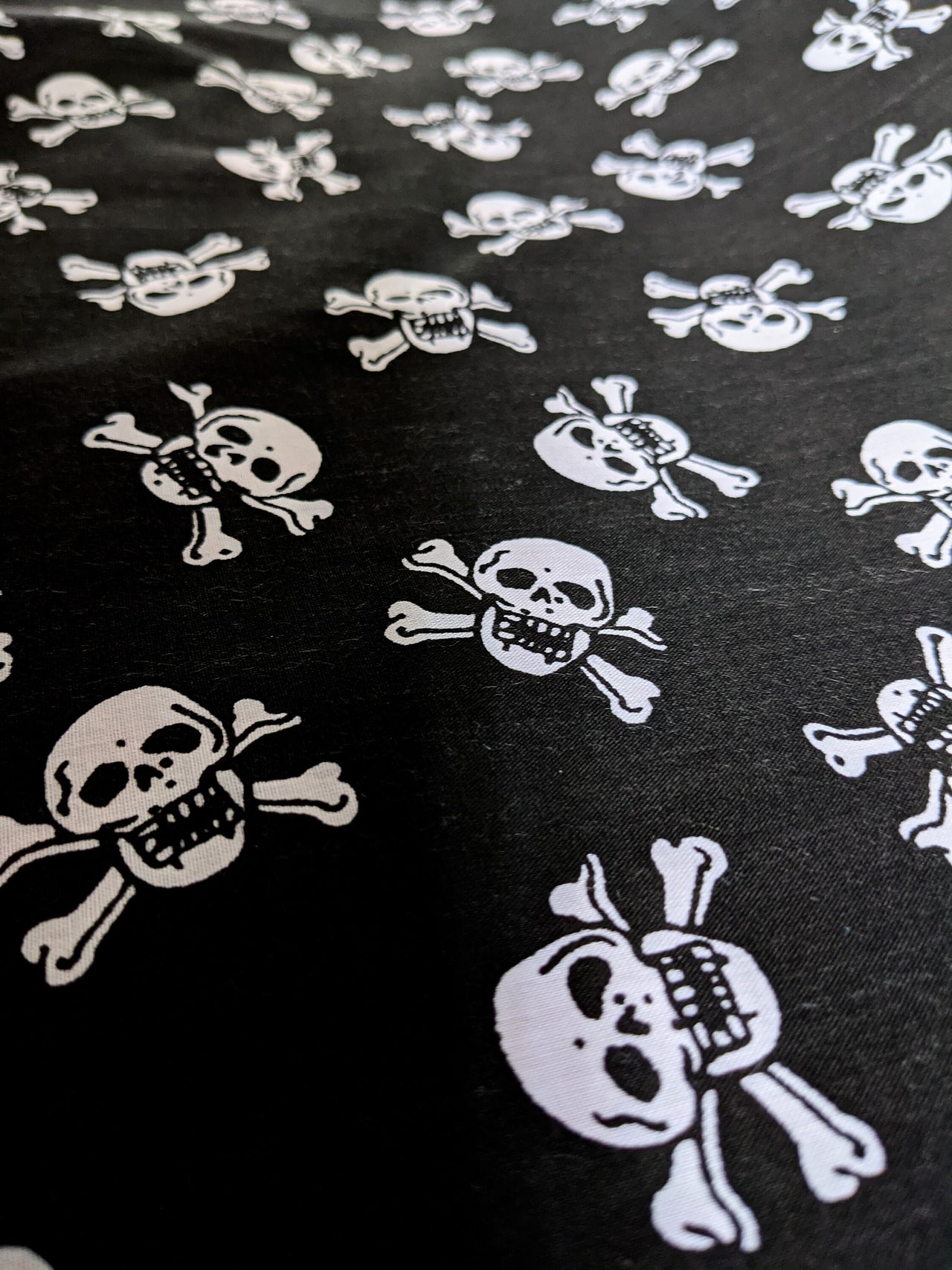 Black Pirate Skull And Crossbones Polycotton Halloween Fabric, Sewing Fabric, 43Inches Wide