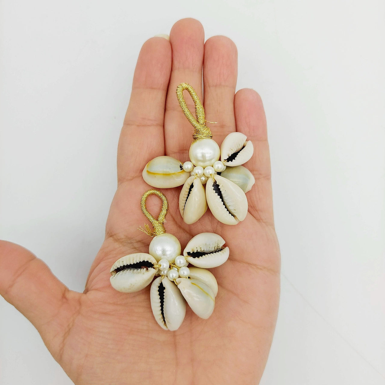 Cowrie shells handmade tassel with pearl beads, Boho Tassel Latkan, 1 pair