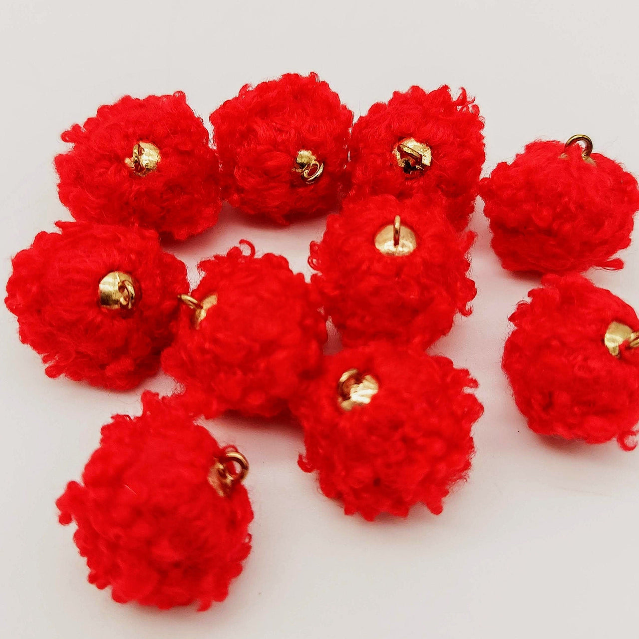 Red Fur Fabric Ball Tassel, Button with Ring Cap, Decorative Tassels