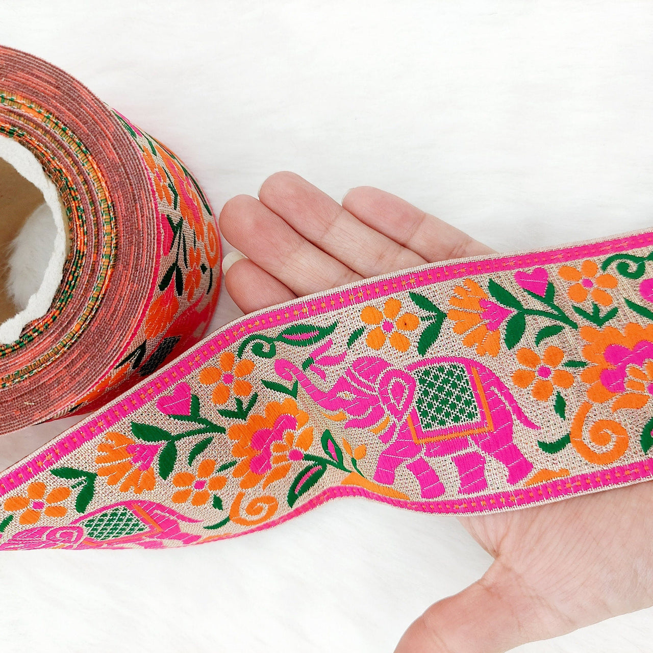9 Yards Shimmer Jacquard Brocade Sari Border Trim, Indian Woven Ribbon, Elephant Trim