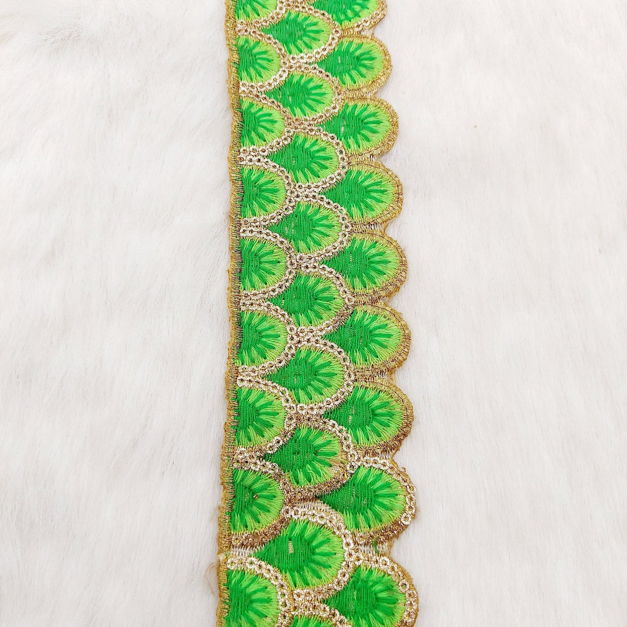 Trims: Green And Gold Embroidered Scallop Lace Trim, Approx. 50mm wide, Christmas Trim