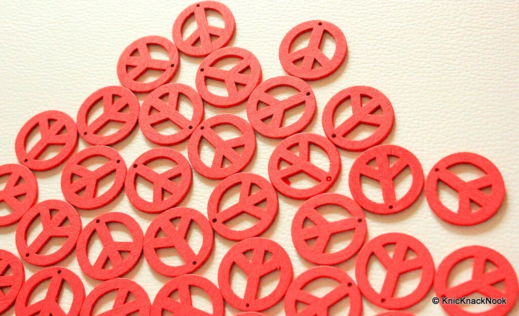 10 x Red Peace Wood Beads 24mm