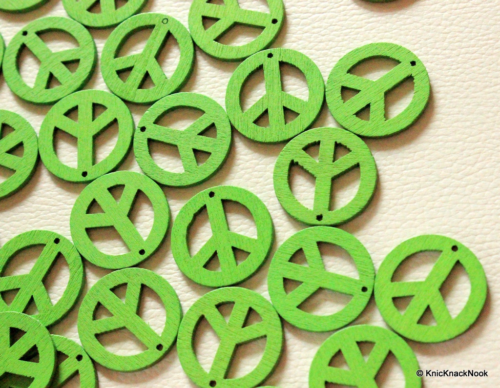 10 x Green Peace Wood Beads 24mm