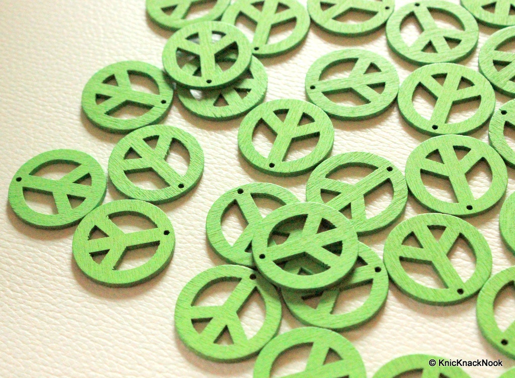 10 x Green Peace Wood Beads 24mm