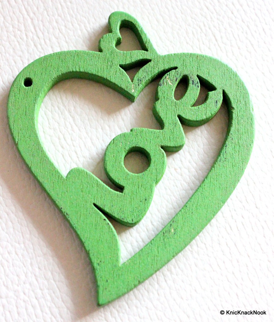 1 x Green Love Heart Wood Bead 70mm