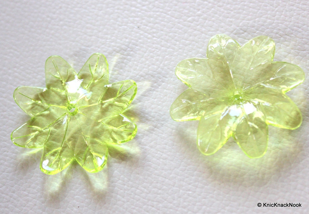 7 x Green Flower Transparent Acrylic Beads 3.8cmx3.5cm