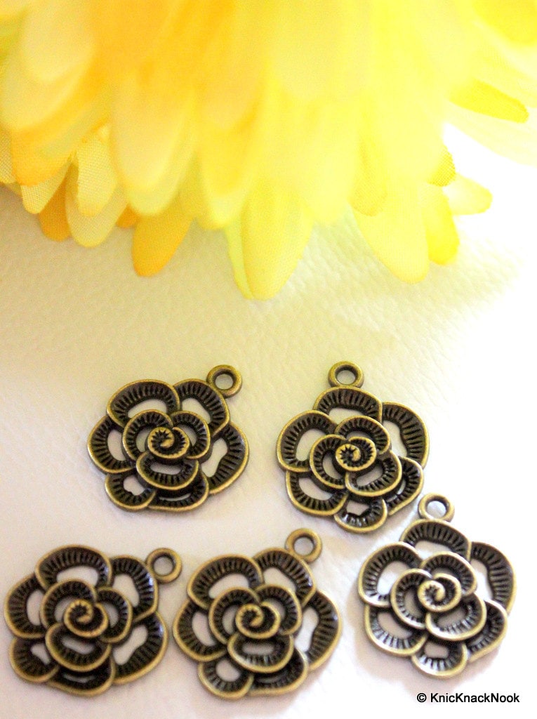 5 x Zinc Alloy Bronze Rose Flower Charms / pendants 19mm x 24mm