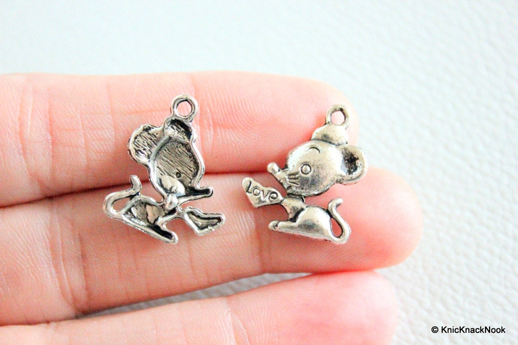 6 x Jerry mouse / rat zinc alloy silver tone pendants charms