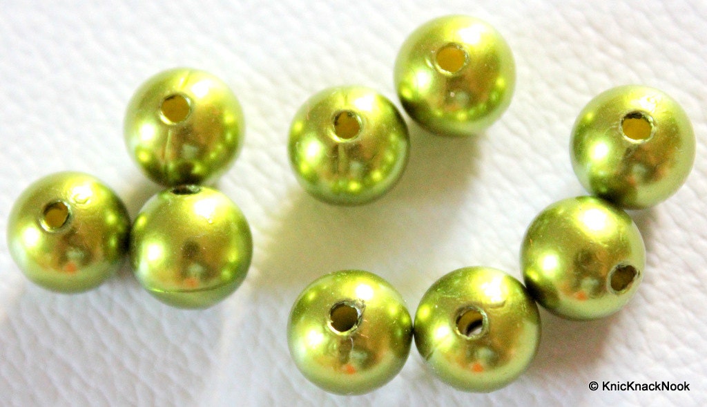 25 x Green Pearl Effect Acrylic Beads 10mm