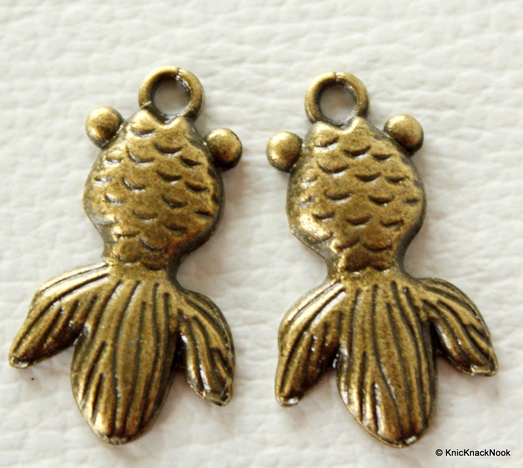 2 x Antique Bronze Tone Fish Charm Pendants