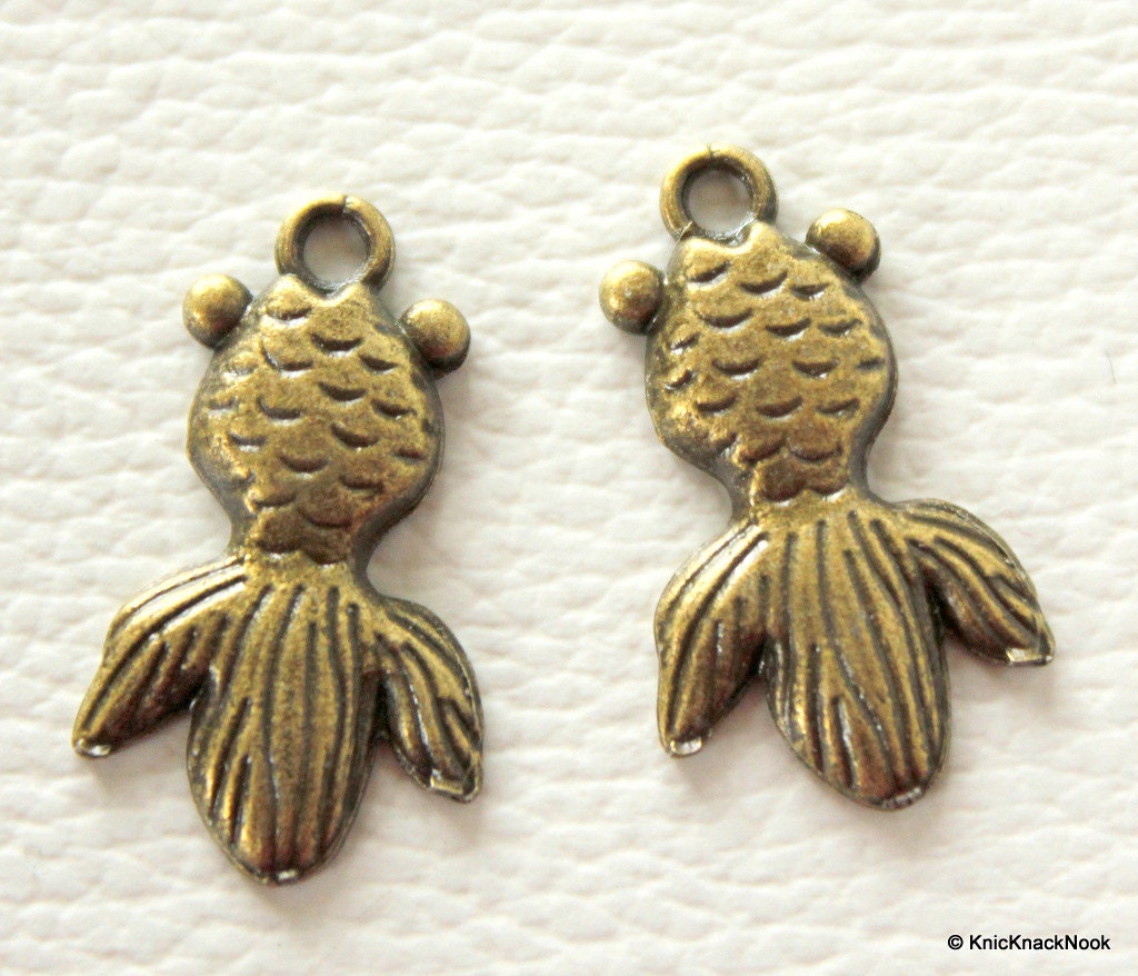 2 x Antique Bronze Tone Fish Charm Pendants
