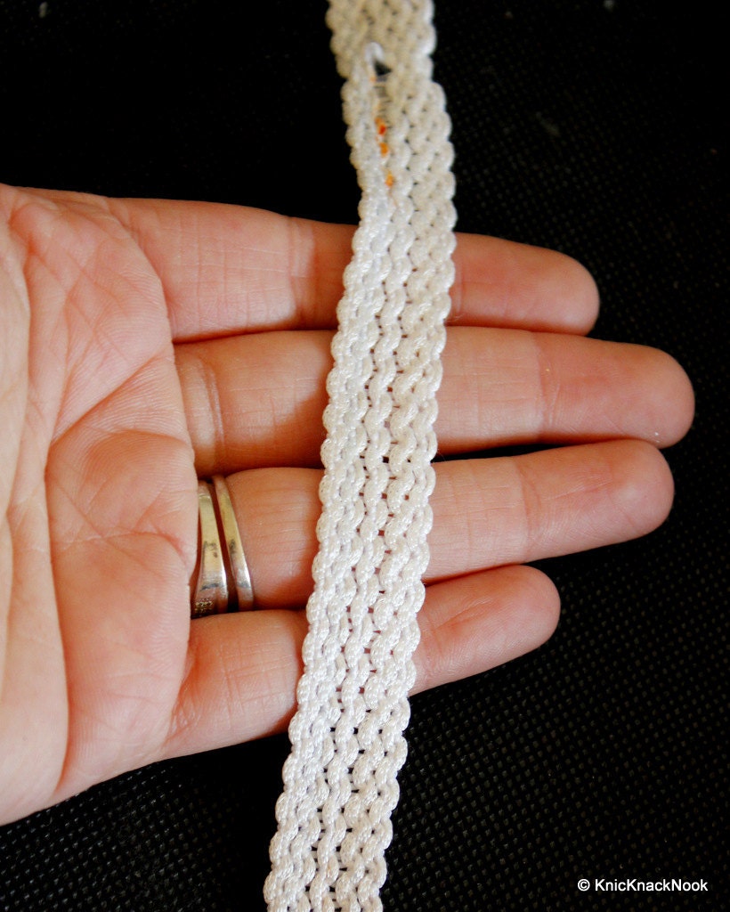 Off White Thread Lace Trim, Approx. 10 mm wide